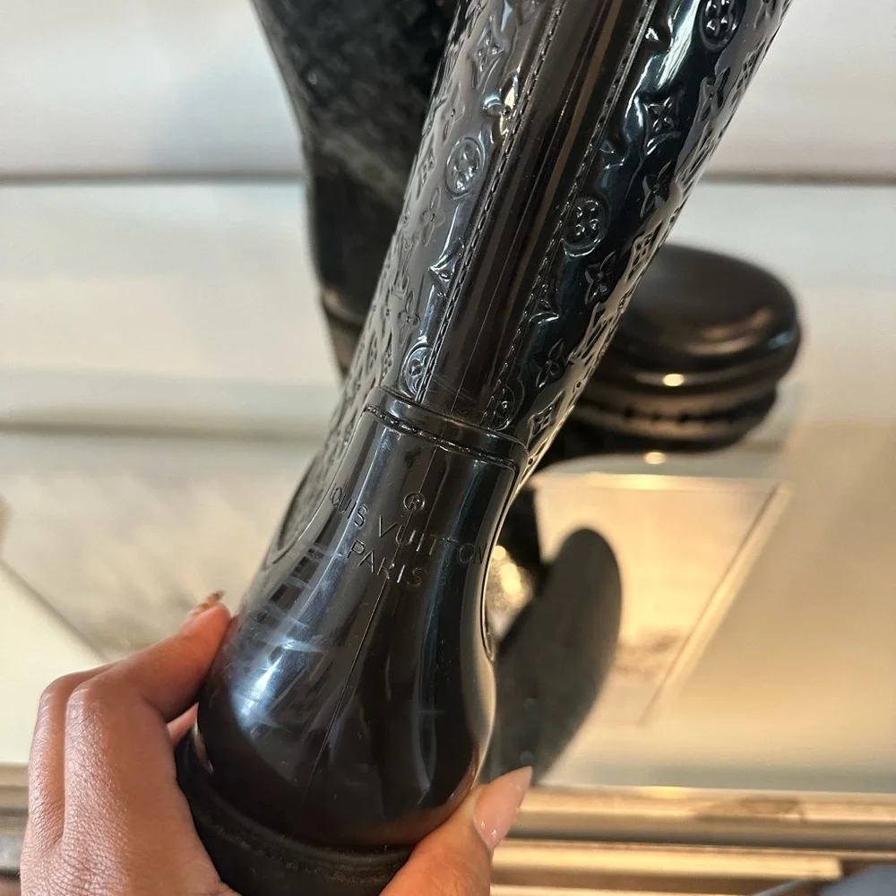 Louis Vuitton Rain Boots sz 39-Preowned - Picture 4 of 9